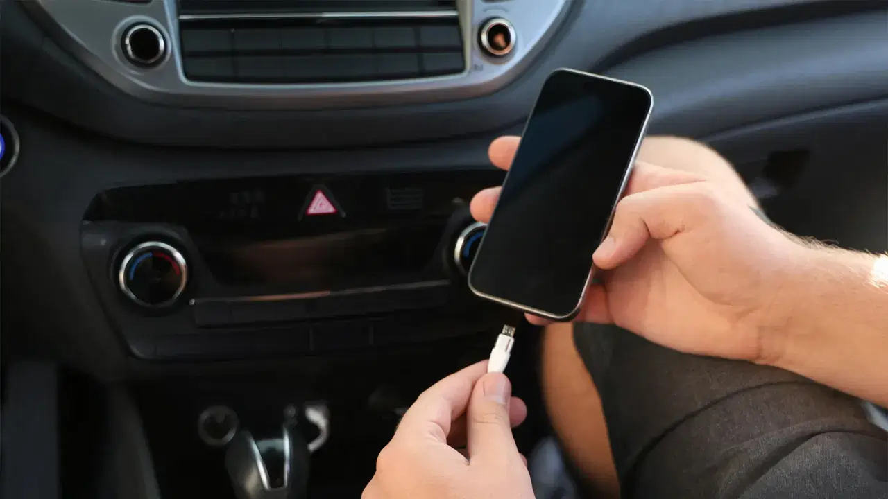 mobile phone charging in car1 1 2