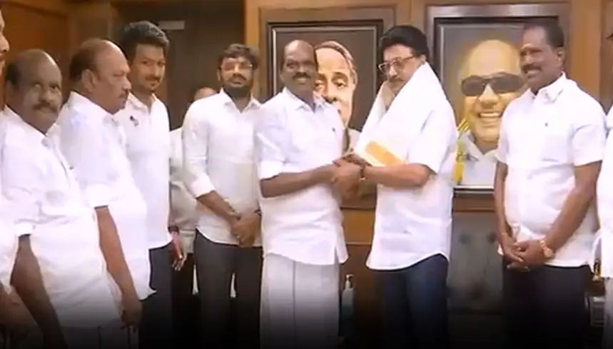 “இதனால் தான் தாய்க் கழகமான திமுகவில் இணைந்தேன்..” வைத்திலிங்கம் பேட்டி..!