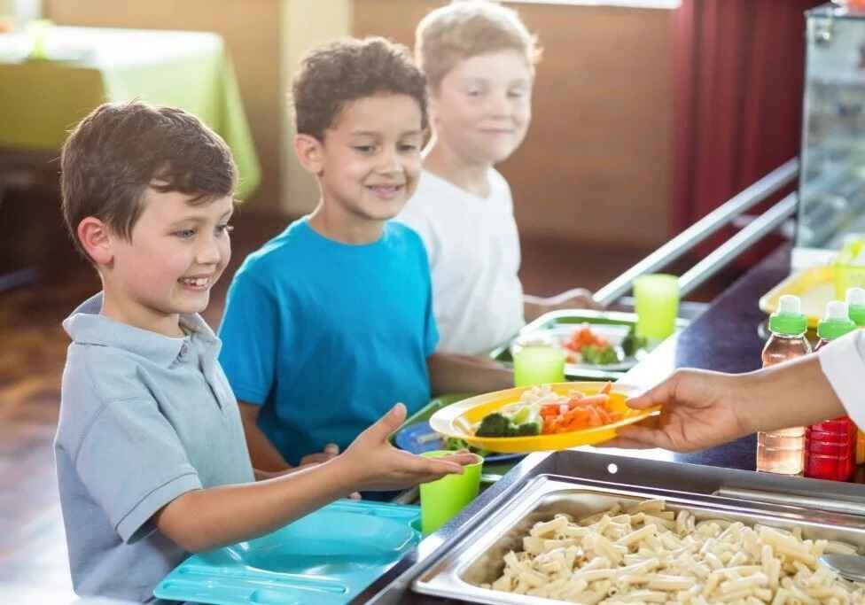 கோடை காலத்தில் குழந்தைகளுக்கு அசைவ உணவுகள் கொடுக்கலாமா..? கட்டாயம் தவிர்க்க வேண்டியவை..!! மருத்துவர் விளக்கம்..!!