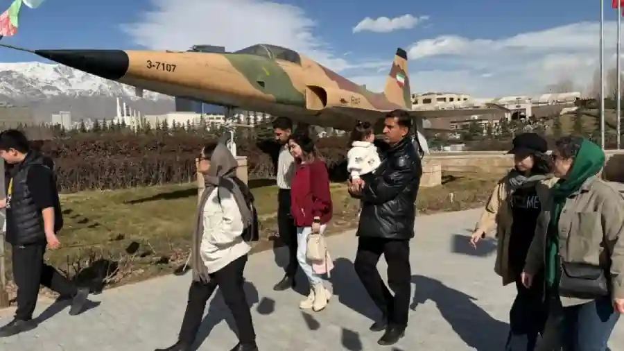 iran phone alerts us attack news donald trump 1771903882 1 1