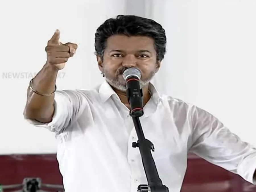 “என்னை எதிர்ப்பவர்களால் இதை தைரியமா, கெத்தா சொல்ல முடியுமா..? திமுக, அதிமுகவுக்கு விஜய் சவால்..!