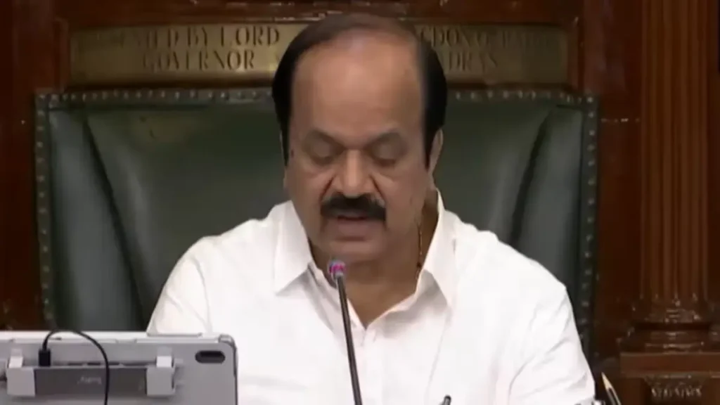 அதிமுக எம்.எல்.ஏக்கள் தகுதிநீக்கம் செய்யப்படுவார்களா..? இன்று முடிவை அறிவிக்கிறார் சபாநாயகர் ஜே.சி.டி பிரபாகர்..!