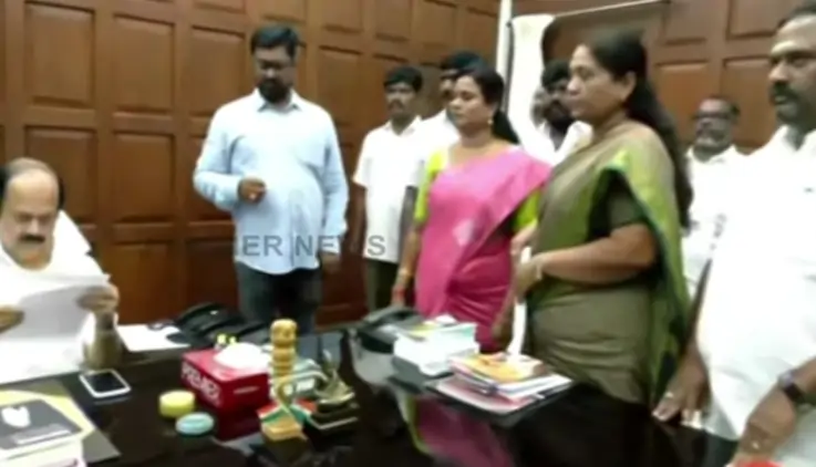admk resign