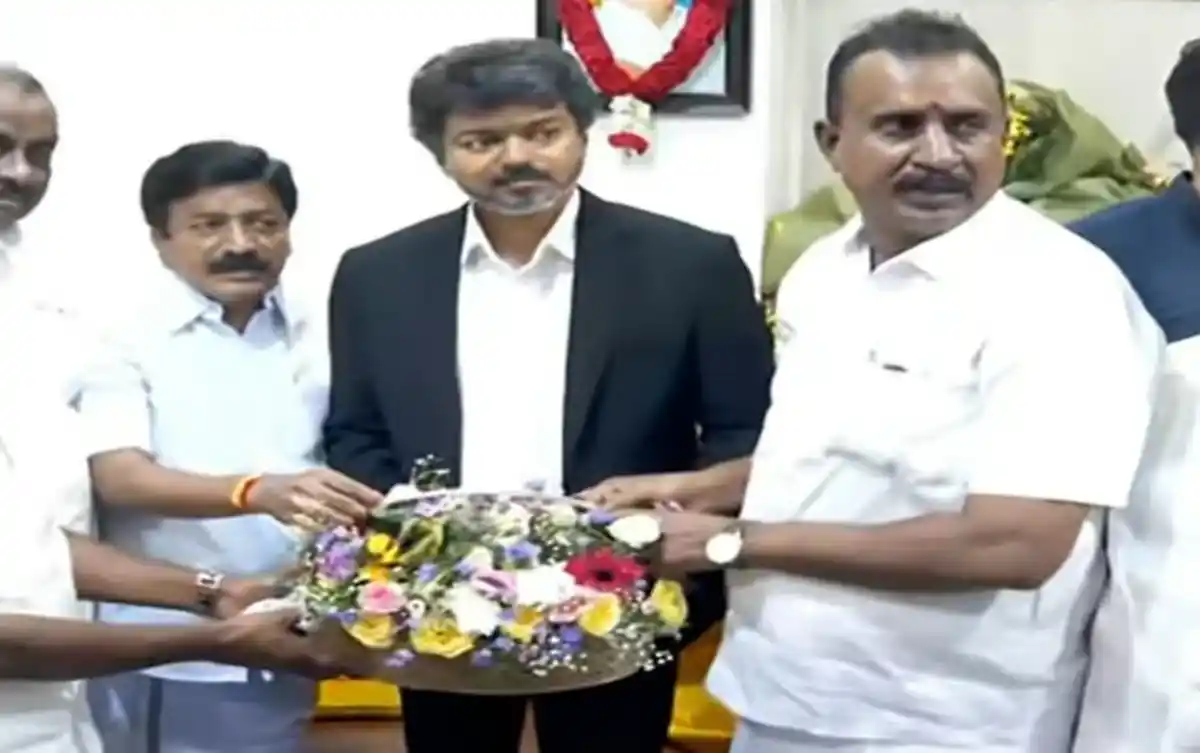 cv shanmugam vijay