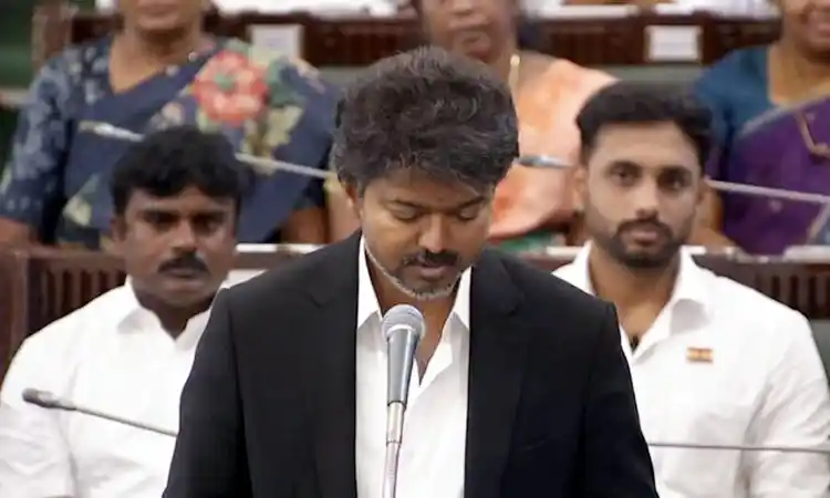 Breaking : நம்பிக்கை வாக்கெடுப்பில் தவெக அரசு தப்பியது..! சட்டமன்றத்தில் பெரும்பான்மைய நிரூபித்தார் விஜய்..!