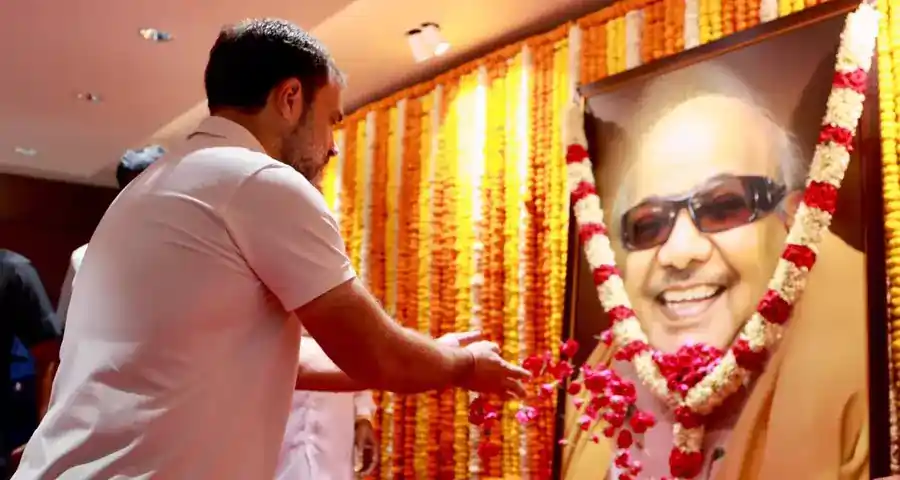 “சமூக நீதிக்காக தன் வாழ்நாள் முழுவதும் போராடியவர்..” கலைஞர் கருணாநிதி பிறந்தநாளில் ராகுல்காந்தி புகழாரம்..!