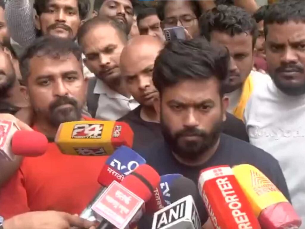 “அமைச்சர்களின் நாய்களுக்கு கிடைக்கும் வசதி கூட மாணவர்களுக்கு கிடைப்பதில்லை”!. அபிஜீத் டிப்கே காட்டம்!
