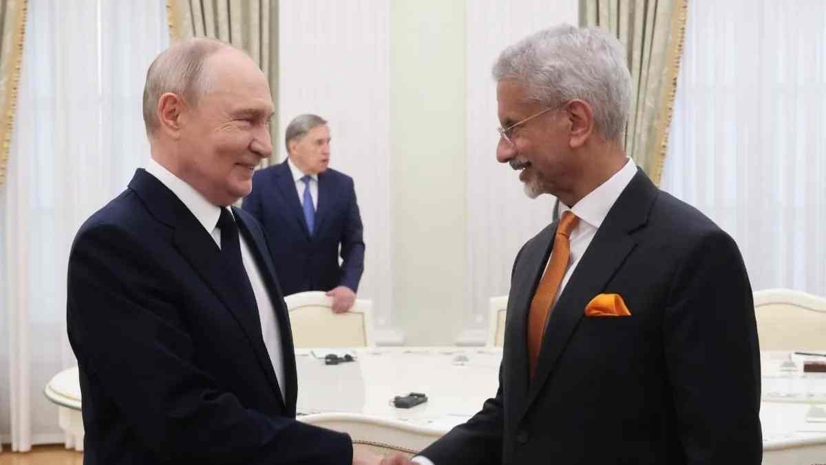 Jaishankar meets Putin 30kb