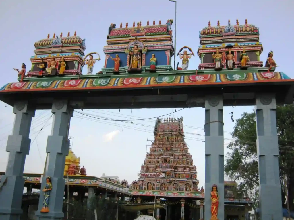 விஷத்தை முறிக்கும் சக்திவாய்ந்த விபூதி..! தமிழ்நாட்டில் பிரமிக்க வைக்கும் காளிப்பட்டி கந்தசாமி கோயில்..!