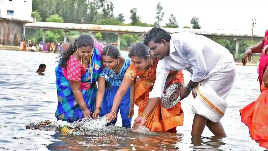 ஆடிப்பெருக்கில் செல்வம் பெருக வாங்க வேண்டிய 3 மங்களகரமான பொருட்கள்..!! மறக்காமல் இதை பண்ணுங்க..!!