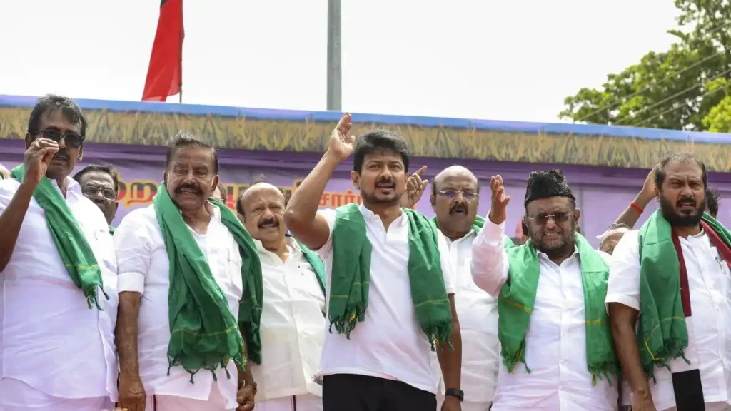 உதயநிதி மீது பாய்கிறது நடவடிக்கை..!! தேசிய மகளிர் ஆணையம் அதிரடி உத்தரவு..!! அதிர்ச்சியில் திமுக தலைவர்கள்..!!