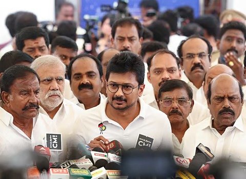 போதைப்பொருள் விவகாரத்தில் உரிய விளக்கம் இல்லை; எல்லாவற்றிற்கும் திமுகவை குறைக்கூறுவதா?. எதிர்க்கட்சியினர் வெளிநடப்பு!