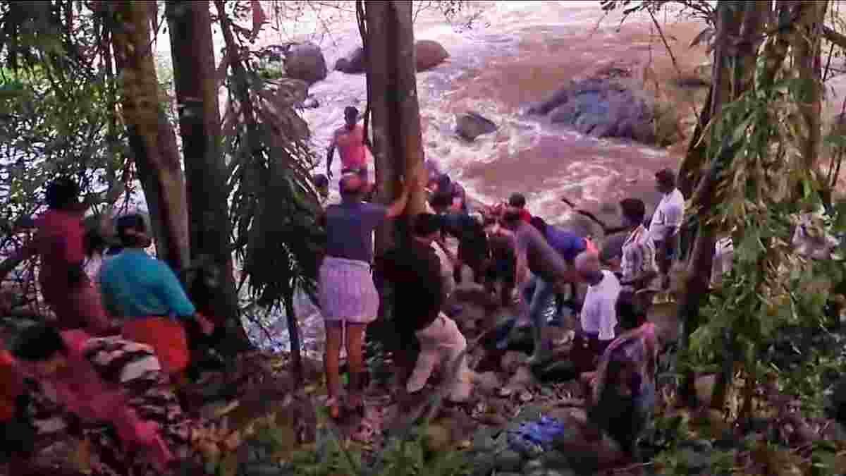 Heavy rains Kerala 30kb