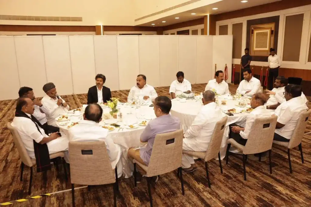 இன்று தவெக கூட்டணி கட்சிகள் கூட்டம்..? யாரெல்லாம் புறக்கணிப்பு..? அதிரடியாக அறிவித்த கட்சிகள்..!! ஷாக்கில் முதல்வர் விஜய்..!!