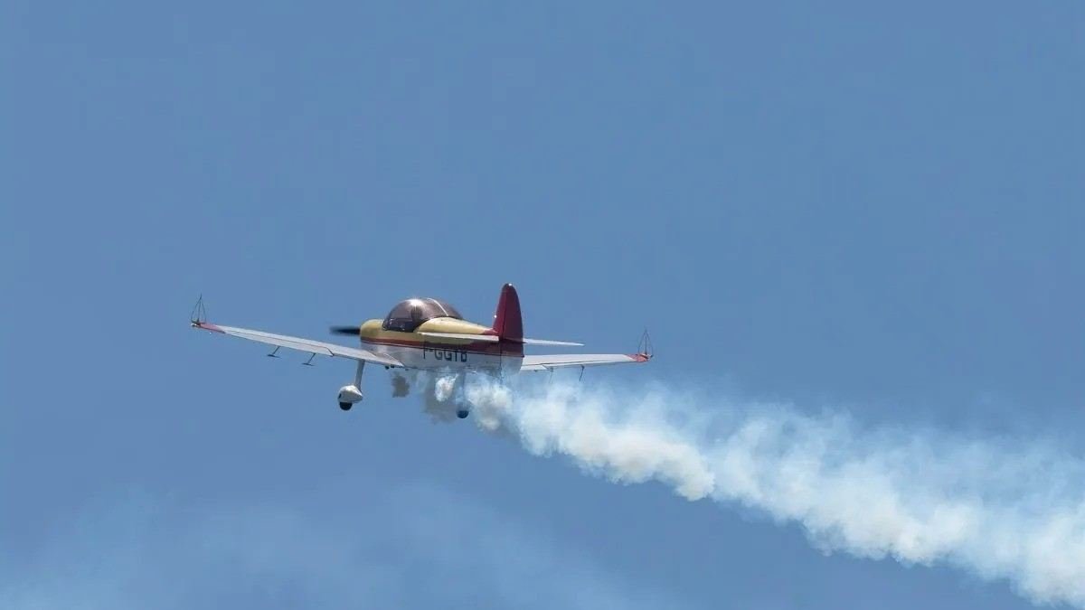 plane crash California 30kb