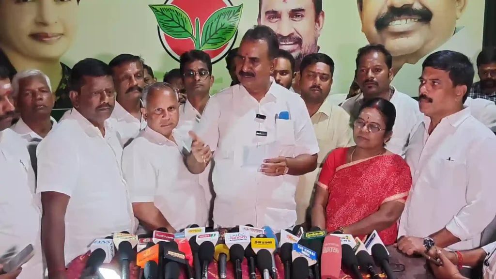 நாங்க ஏன் வெளிய போகணும்? ஓபிஎஸ் மீண்டும் அதிமுகவுக்கு வரலாம்! எஸ்பி வேலுமணி பரபரப்பு பேட்டி!