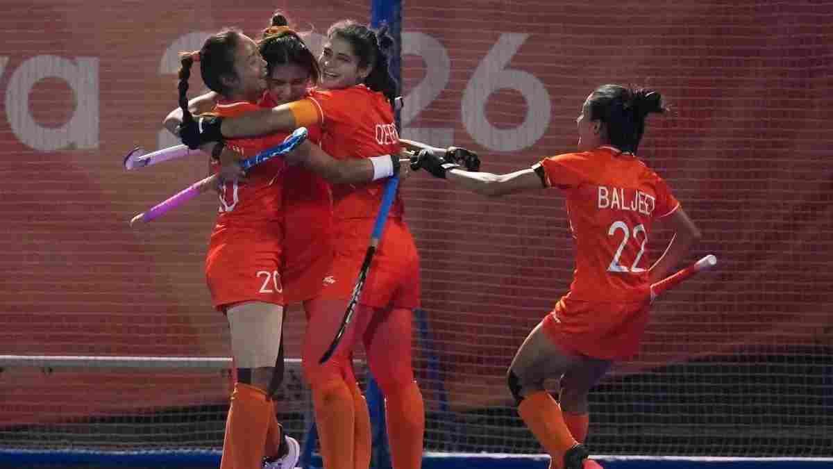 womens hockey gold 30kb